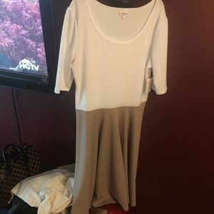 NWT LuLaRoe Nicole dress